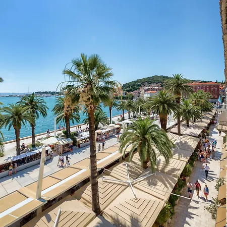 Gostinjska kuća Palms Promenade Luxury