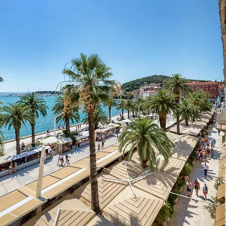 Palms Promenade Luxury בית הארחה ספליט