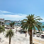 Palms Promenade Luxury בית הארחה ספליט