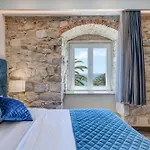 Πανσιόν Palms Promenade Luxury 4*